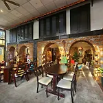 Mtr Apartment & Hotel