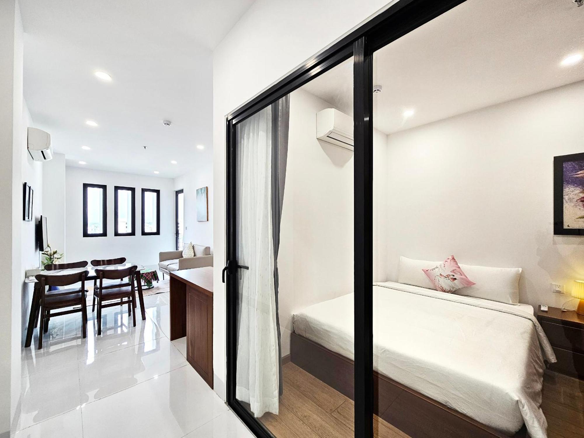 Mtr & Apartment